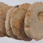 Gersten-Fladenbrot à la Opéra, Gericht